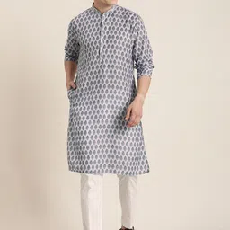 VASTRAMAY Men Grey Ethnic Motifs Printed Kurta with Skirt-image-56