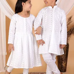 VASTRAMAY Boys White Embroidered Chikankari Pure Cotton Kurta with Pyjamas-45