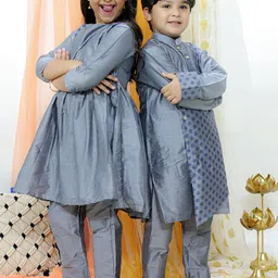 VASTRAMAY BoysEthnic Motifs Printed Angrakha Kurta With Pyjamas-12