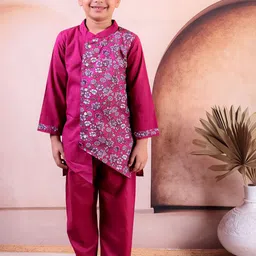 JUNITOS Boys Floral Printed Mandarin Collar Pure Cotton Straight Kurta With Trousers-image-4