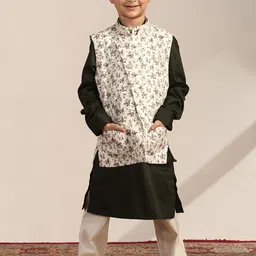 Manyavar Boys Mandarin Collar Straight Kurta And Trousers With Jacket-picture-53