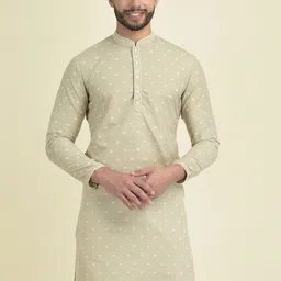 DEYANN Men Floral Kurta with Pyjamas-image-39