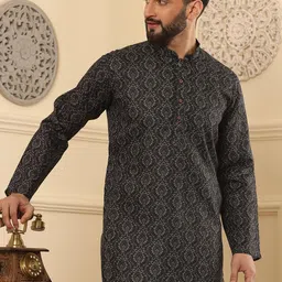 Armaan Ethnic Men Ethnic Motifs Printed Regular Kurta with Pyjamas image 4