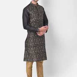 DEYANN Men Black & Gold-Toned Regular Dupion Silk Kurta with Pyjamas image 5