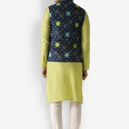 KISAH Men Navy Blue & Green Kurta with Churidar & Nehru Jacket image 2