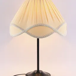 Devansh Cream-Coloured Solid Traditional Table Lamp image 3