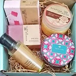 Essence Of Earth Revitalizing Skincare Hamper-4