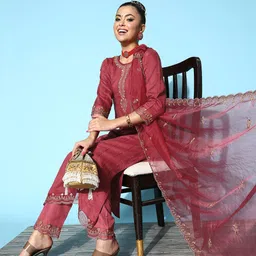 SheWill Women Ethnic Motifs Silk Blend Hyper Texture Kurta Set-image-89