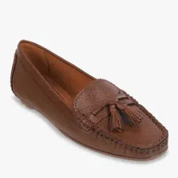 Women Low-Top Moccasins with Tassel Accent-image-73