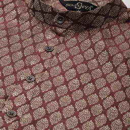 SOJANYA Men Maroon Ethnic Motifs Kurta with Pyjamas & Nehru Jacket image 3