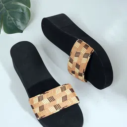 SAPATOS Printed Wedge Sandals-27