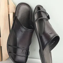 Hitz Men Brown Sandals-image-91