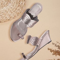Mochi Women Grey Solid Sandals-58