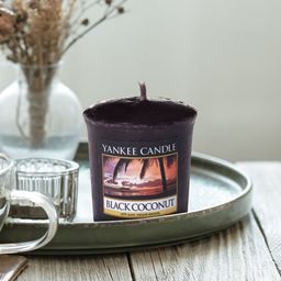 YANKEE CANDLE Black Coconut Scented Candle image 1