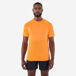 Men's KIPRUN Run 500 Comfort seamless running T-shirt - light orange-9
