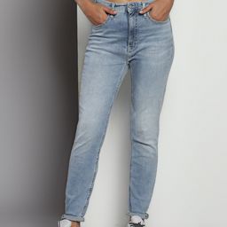 Calvin Klein Women Mid-Rise Heavy Fade Clean Look Jeans-image-91
