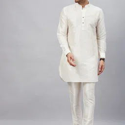 VASTRAMAY Mandarin Collar Curved Hem Regular Kurta with Trousers-image-100