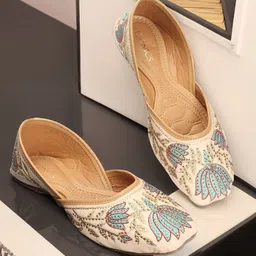 ICONICS Ethnic Embellished Square Toe Mojaris-image-31