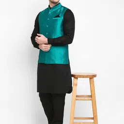 Hangup Men Green Kurta with Pyjamas and Nehru Jacket Set image 2