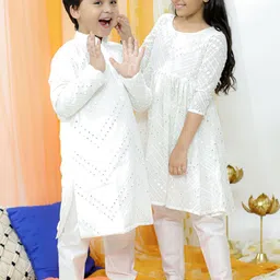 VASTRAMAY Girls Embroidered Regular Mirror Work Kurta With Churidar-image-1