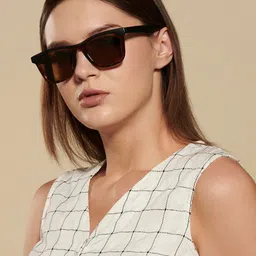 Vincent Chase Unisex Brown Lens & Black Wayfarer Sunglasses with Polarised and UV Protected Lens image 4