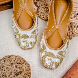 House of Pataudi Embroidered Ethnic Mojaris-picture-52