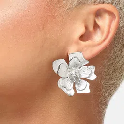 SOHI Silver Plated Floral Studs Earrings-18