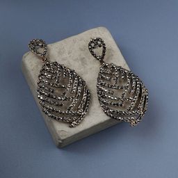 SOHI Contemporary Drop Earrings-17