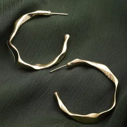 Bohey by KARATCART Gold-Plated Contemporary Half Hoop Earrings-9