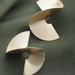 Bohey by KARATCART Gold-Plated Contemporary Studs Earrings-37