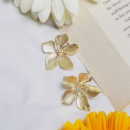 BEWITCHED Gold-Toned Floral Studs Earrings-image-30