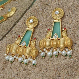 Ozanoo Gold-Plated Contemporary Drop Earrings-21