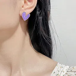 VAGHBHATT Gold-Plated Heart Shape Studs Earrings image 4