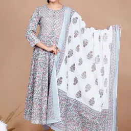 MIRAVAN Floral Printed Gotta Patti Anarkali Cotton Kurta With Dupatta-image-22