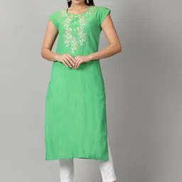 Saffron Threads Women Green Floral Yoke Design Pure Cotton Kurta-image-32