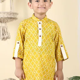Sangria  Boys Yellow & White Geometric Printed Mandarin Collar Straight Cotton Kurta-picture-8