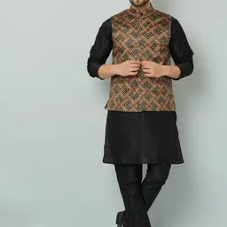 Kaifoo Men Black & Gold Solid Silk Blend Kurta Set-picture-18