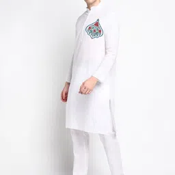DEVOILER Ethnic Motifs Printed Regular Kurta with Pyjamas image 5