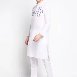 DEVOILER Ethnic Motifs Printed Regular Kurta with Pyjamas image 5