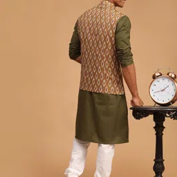 VASTRAMAY Men Solid Kurta with Churidar & With Nehru Jacket image 3