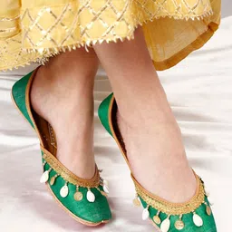 GLAM STORY Embellished Round Toe Leather Mojaris-14