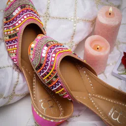 GLAM STORY Embellished Round Toe Leather Mojaris-17