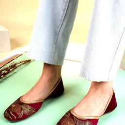 Anouk Women Embellished Mojaris Flats-image-44