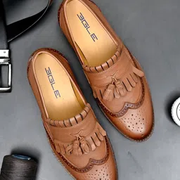 Egle Men Brown Textured Leather Brogues-picture-14