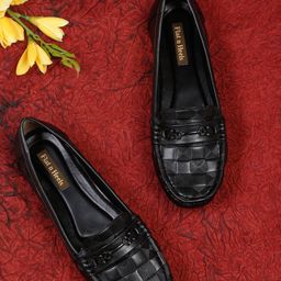 Flat n Heels Women Textured Loafers-27