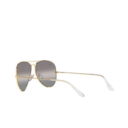 Ray-Ban Unisex Aviator Sunglasses with Polarised and UV Protected Lens image 3