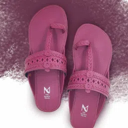 THE MADRAS TRUNK Women Maroon Braided One Toe Kolhapuri Flats-41