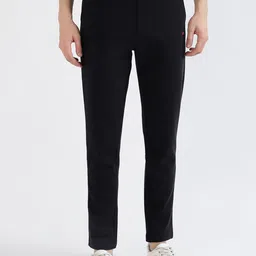 LINDBERGH Men Mid Rise Track Pant-picture-39