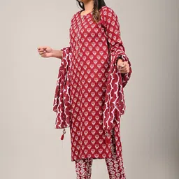 YUSRA Floral Printed Regular Round Neck Kurta with Trousers & Dupatta image 4