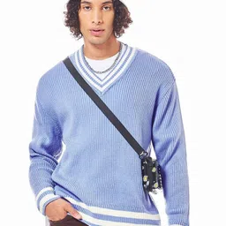Bewakoof Ribbed V-Neck Flat Knit Acrylic Oversized Pullover-image-3
